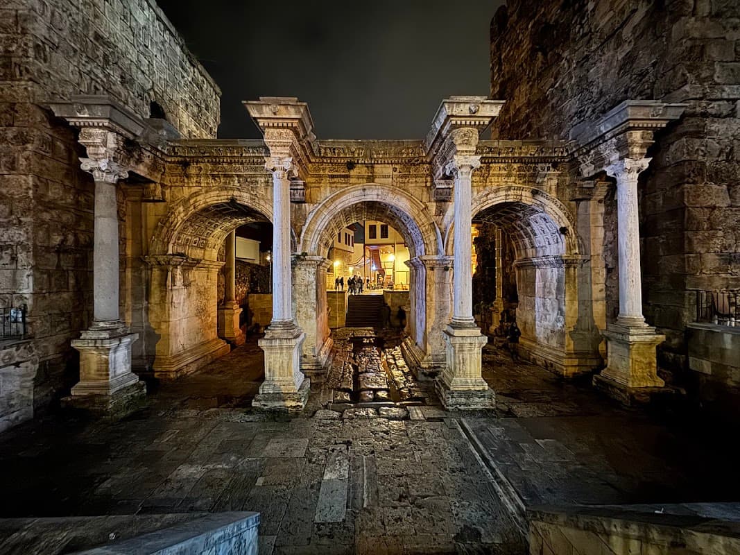 Hadrian Kapısı