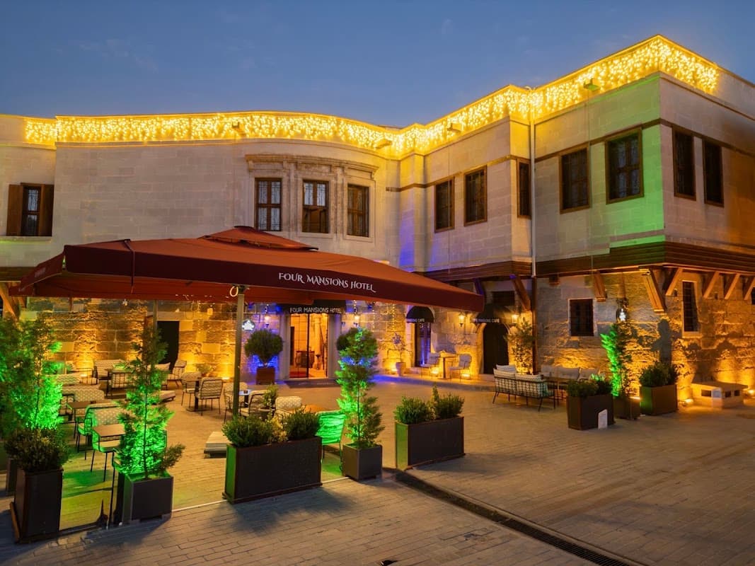 FOUR MANSIONS HOTEL Jakuzili odalar,lüks ve konforlu konaklama