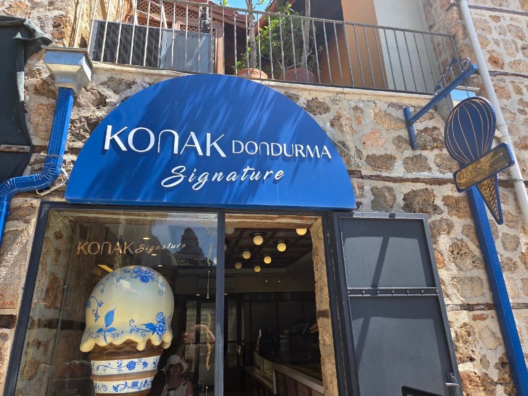 Konak Dondurma Kaleiçi