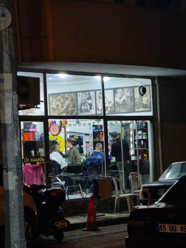 Manisa Cix Erkek Kuaför Berber HALİL
