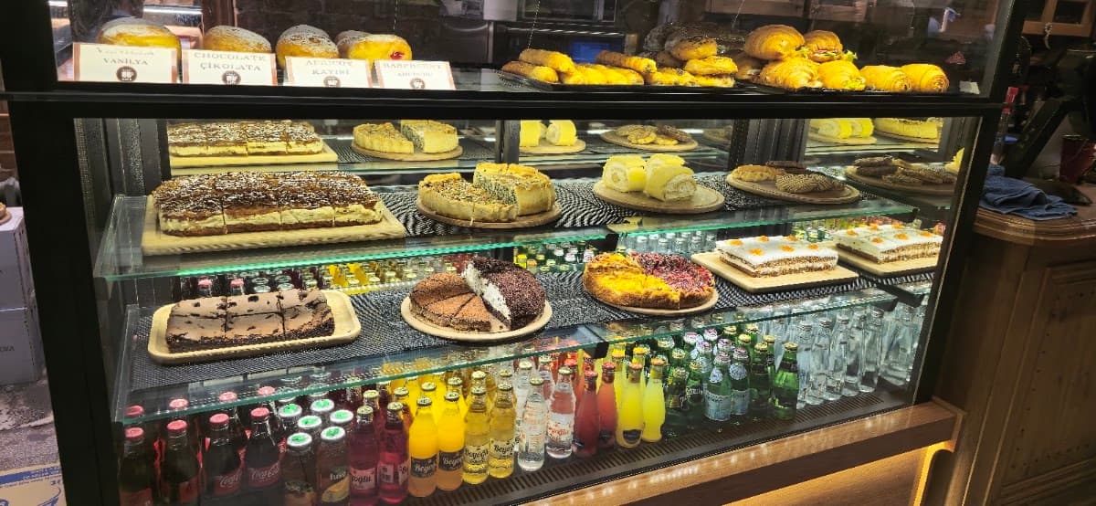 Türk Alman Kitabevi & Cafe