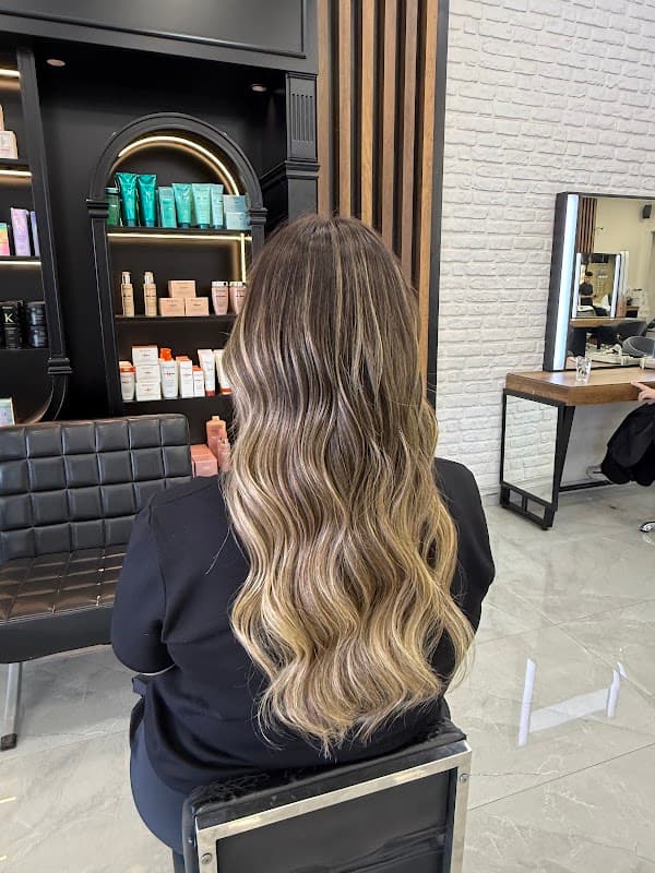 Newmoon Coiffure